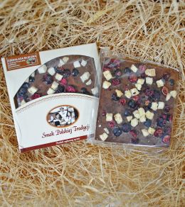 Czekolada mleczna z czarną porzeczką, jabłkiem i cynamonem